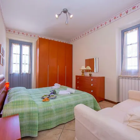 Sleeps 2 Wifi *